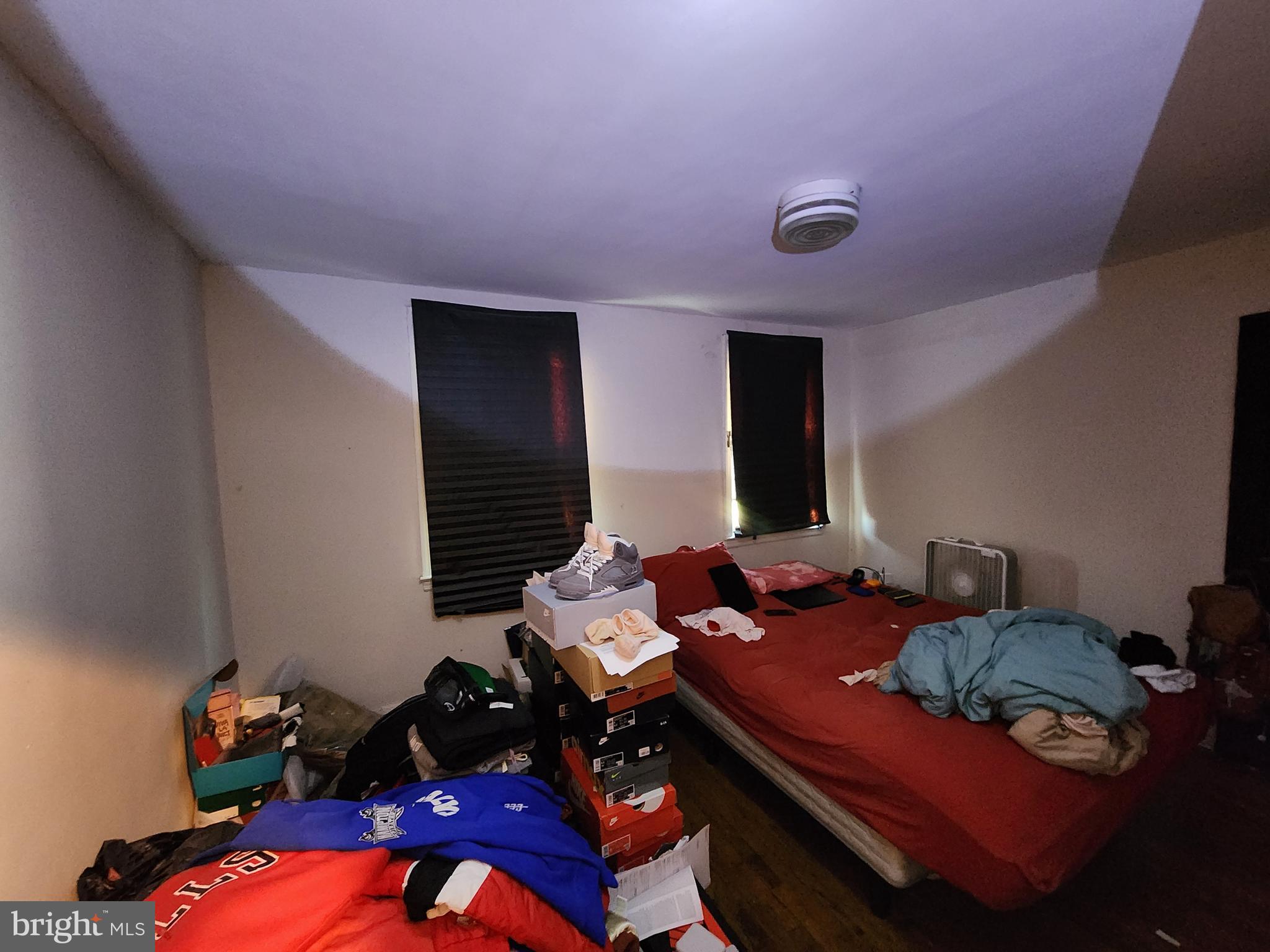 2723 Round Road Baltimore, MD 21225 - Photo 9 of 18 a room with furniture and toys