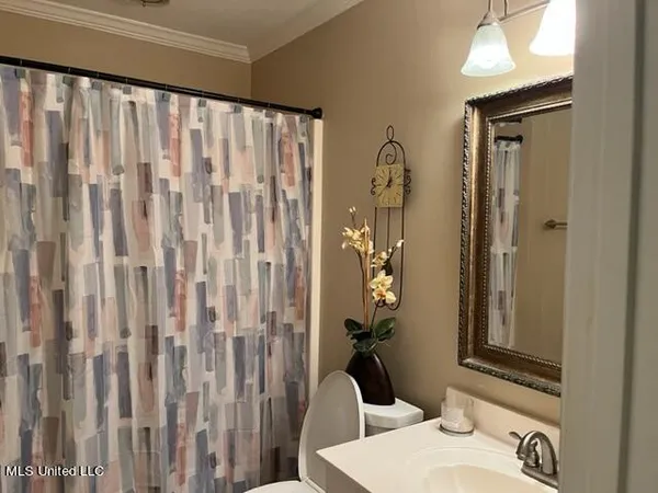 $299,000 | 1360 Airport Road, Magee, MS 39111