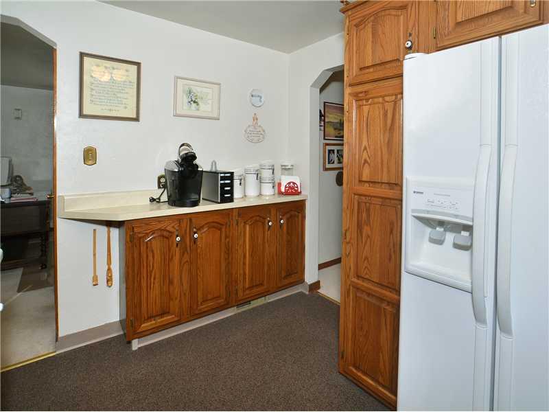 423 Beatty Road Monroeville, PA 15146 - Photo 4 of 19 Kitchen.