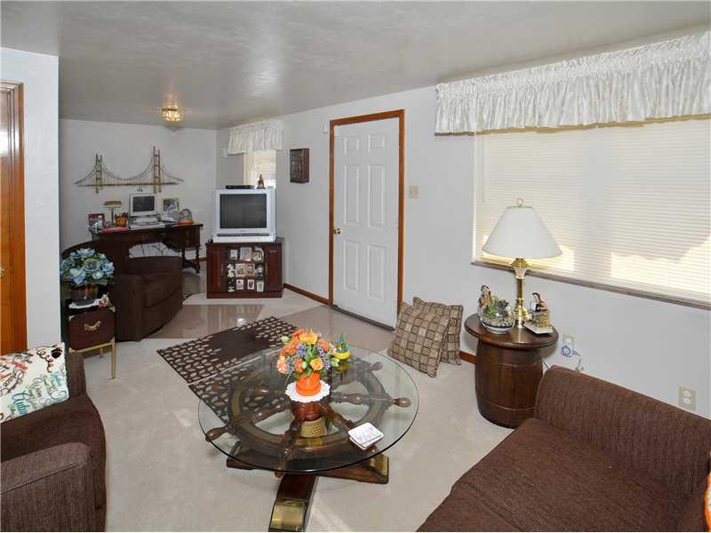 423 Beatty Road Monroeville, PA 15146 - Photo 6 of 19 Living Room.