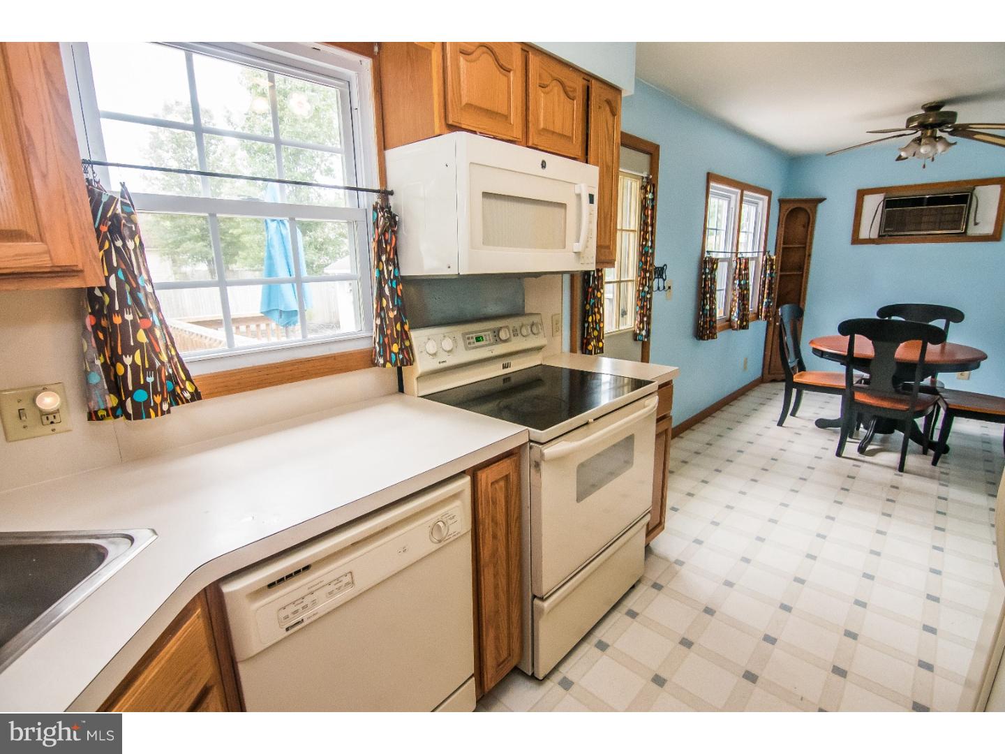 29 Collins Road Mercerville, NJ 08619 - Photo 8 of 25