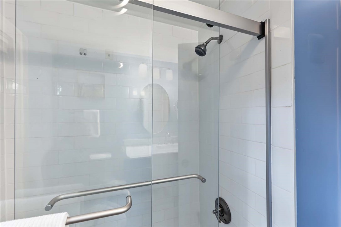 10 Milton Road Barrington, RI 02806 - Photo 31 of 50 Modern glass door