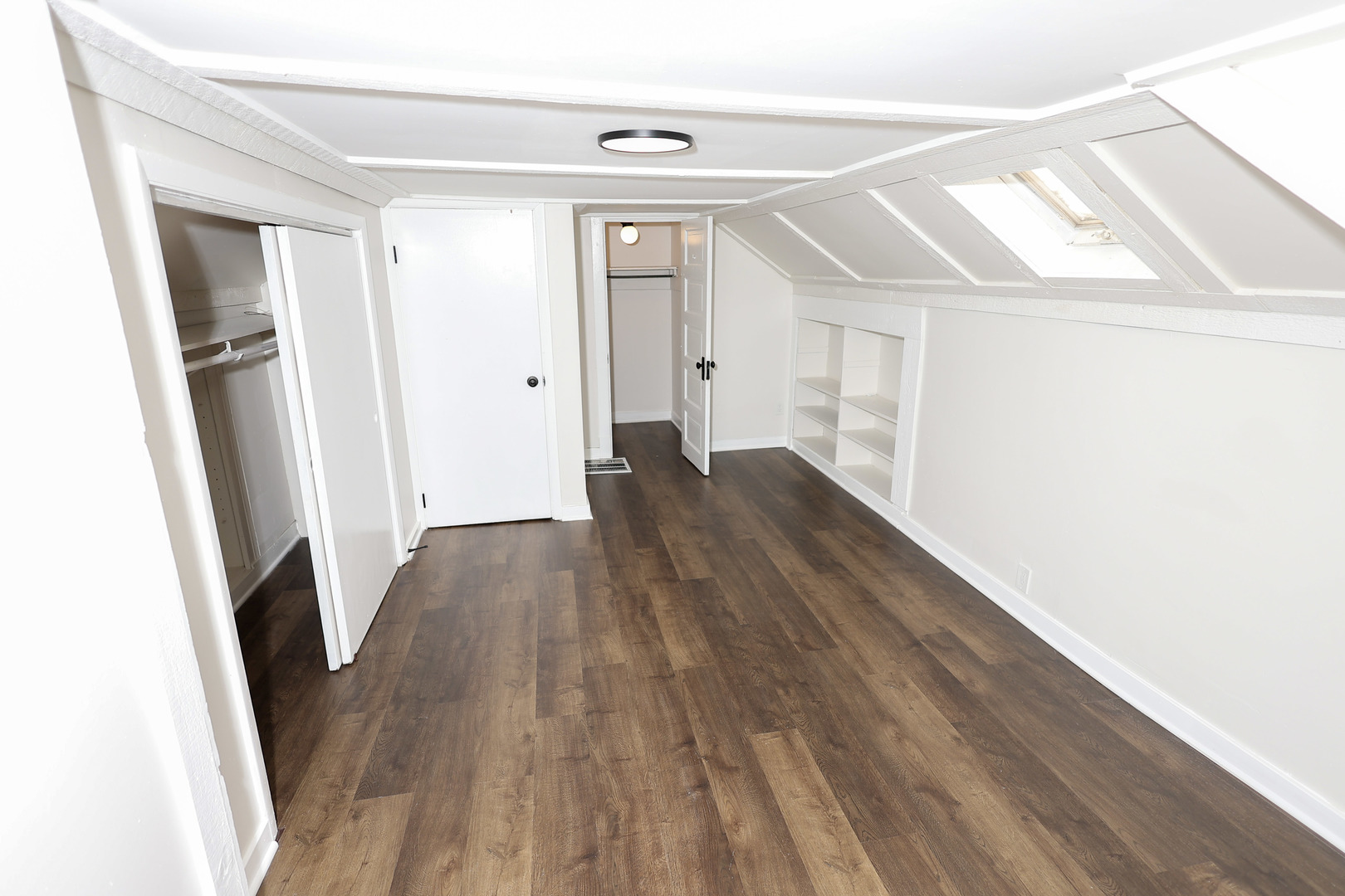 1724 West 105th Street Chicago, IL 60643 - Photo 17 of 34 a view of entryway with wooden floor