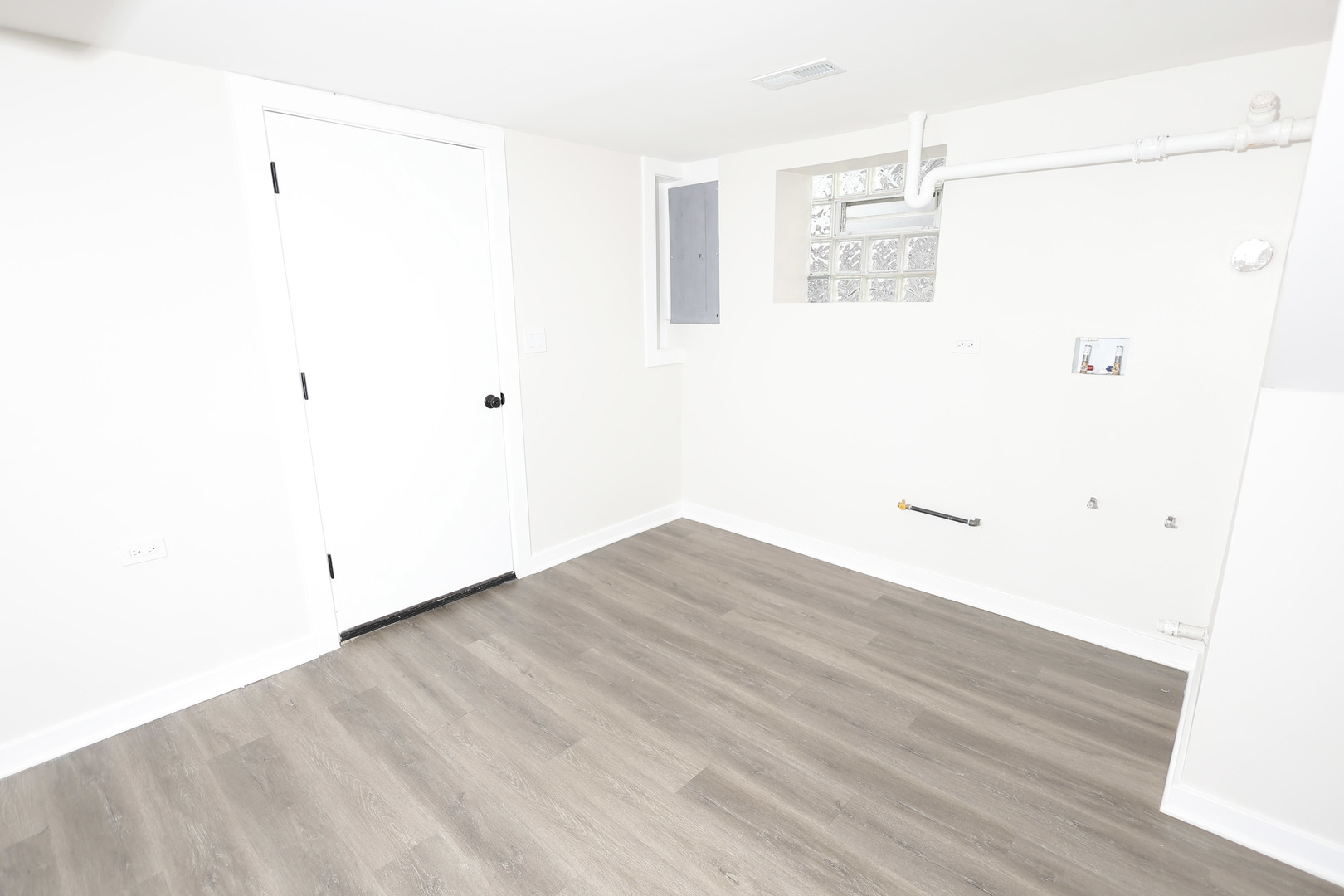 1724 West 105th Street Chicago, IL 60643 - Photo 31 of 34 a view of a room with wooden floor