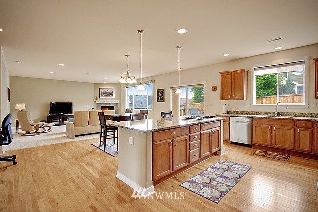4333 219th Street Southeast Bothell, WA 98021 - Photo 4 of 24