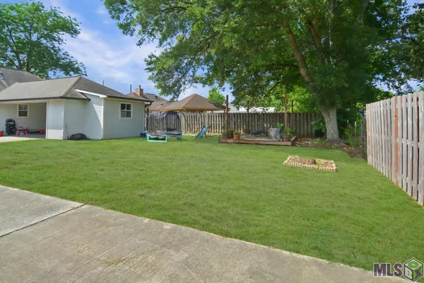 $275,000 | 17190 North Lake Drive, Prairieville, LA 70769