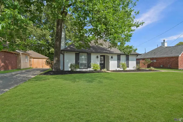 $275,000 | 17190 North Lake Drive, Prairieville, LA 70769