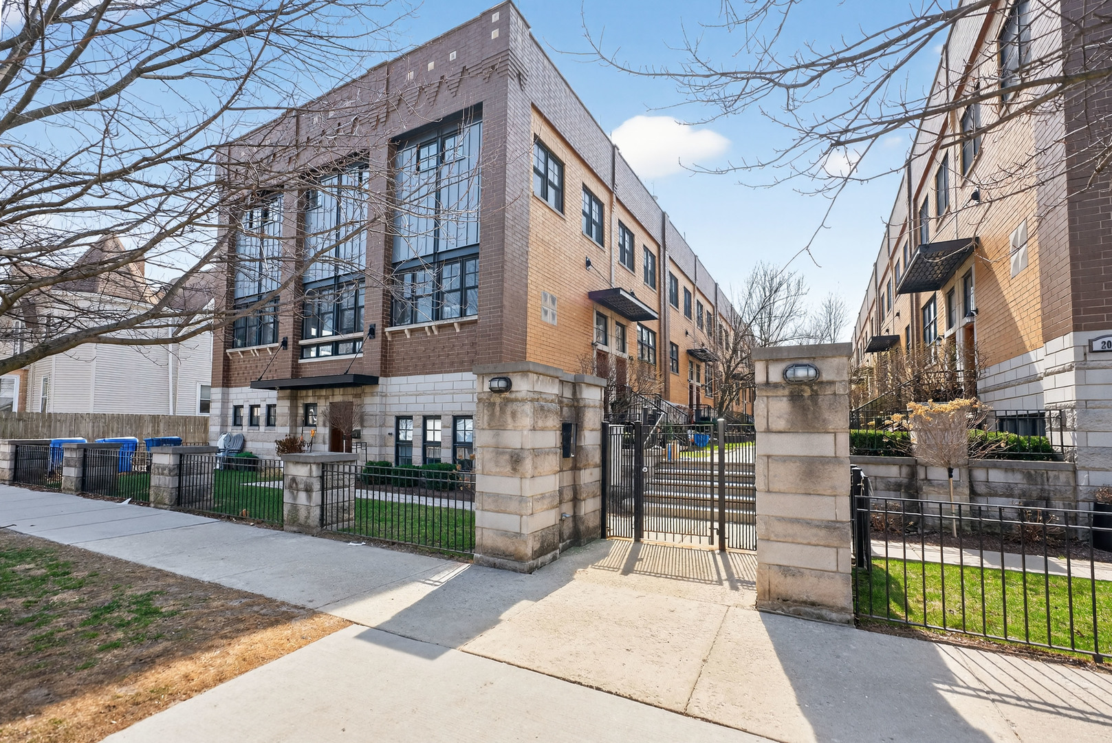 2060 North Stave Street, Unit 2 Chicago, IL 60647 - Photo 1 of 31