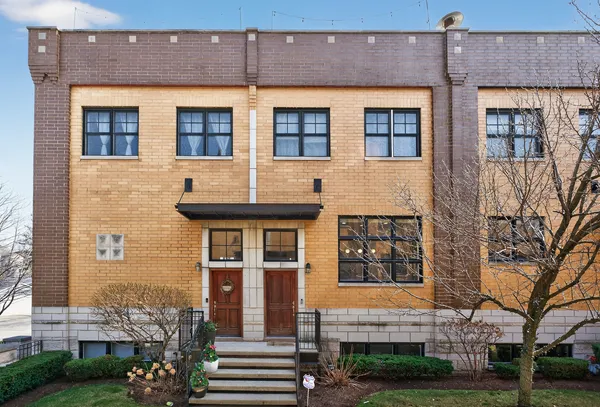 $925,000 | 2060 North Stave Street, Unit 2, Chicago, IL 60647