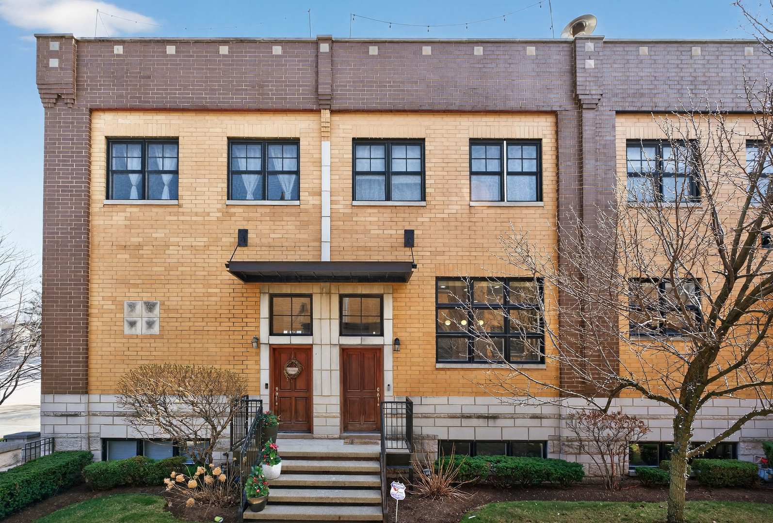 2060 North Stave Street, Unit 2 Chicago, IL 60647 - Photo 2 of 31