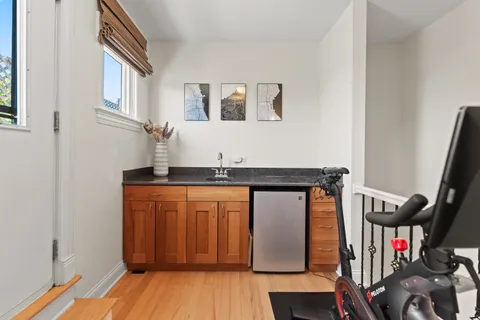 $925,000 | 2060 North Stave Street, Unit 2, Chicago, IL 60647