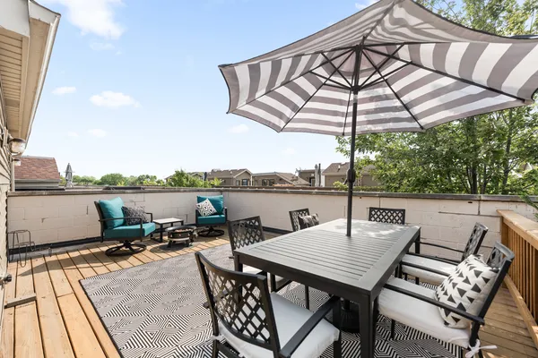 $925,000 | 2060 North Stave Street, Unit 2, Chicago, IL 60647