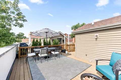 $925,000 | 2060 North Stave Street, Unit 2, Chicago, IL 60647