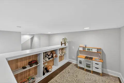 $925,000 | 2060 North Stave Street, Unit 2, Chicago, IL 60647