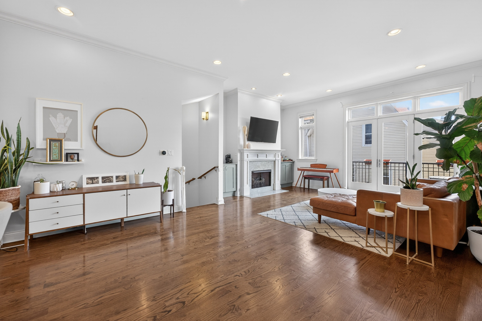2060 North Stave Street, Unit 2 Chicago, IL 60647 - Photo 3 of 31