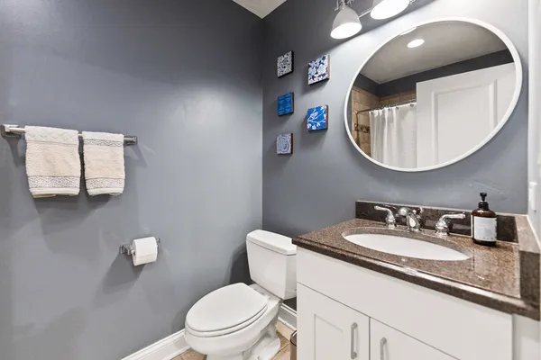 $925,000 | 2060 North Stave Street, Unit 2, Chicago, IL 60647