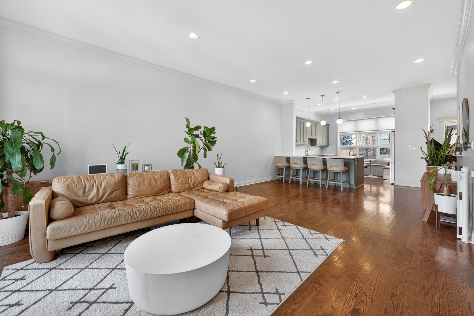 2060 North Stave Street, Unit 2 Chicago, IL 60647 - Photo 4 of 31