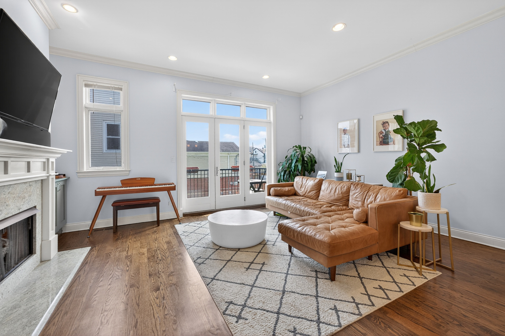 2060 North Stave Street, Unit 2 Chicago, IL 60647 - Photo 5 of 31