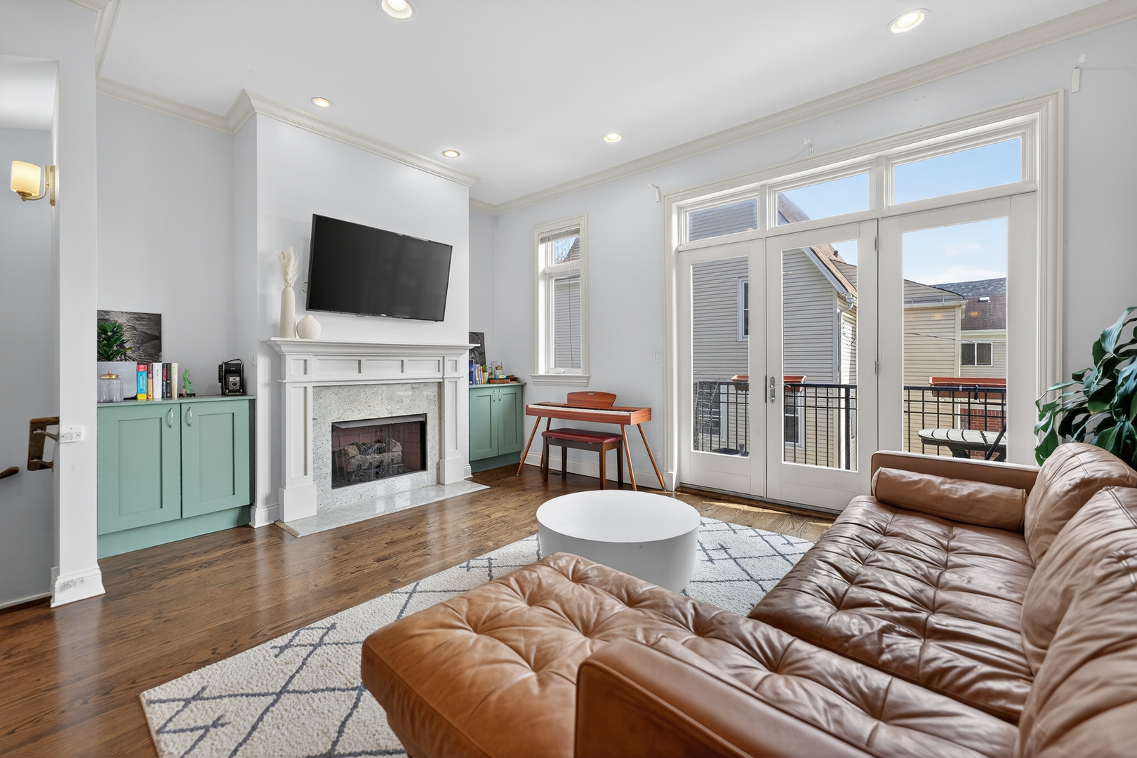 2060 North Stave Street, Unit 2 Chicago, IL 60647 - Photo 6 of 31
