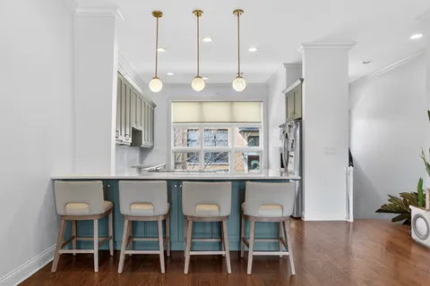 $925,000 | 2060 North Stave Street, Unit 2, Chicago, IL 60647