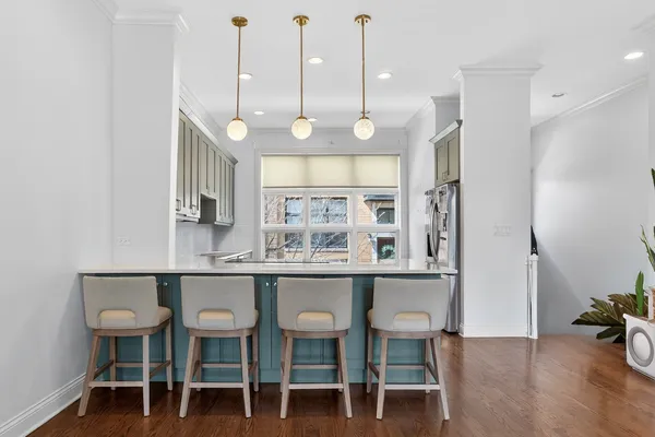 $925,000 | 2060 North Stave Street, Unit 2, Chicago, IL 60647