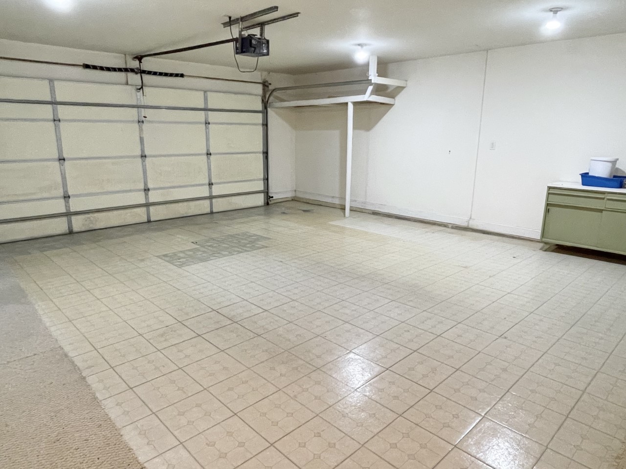 3219 Becker Drive Peru, IL 61354 - Photo 16 of 17 a view of a garage