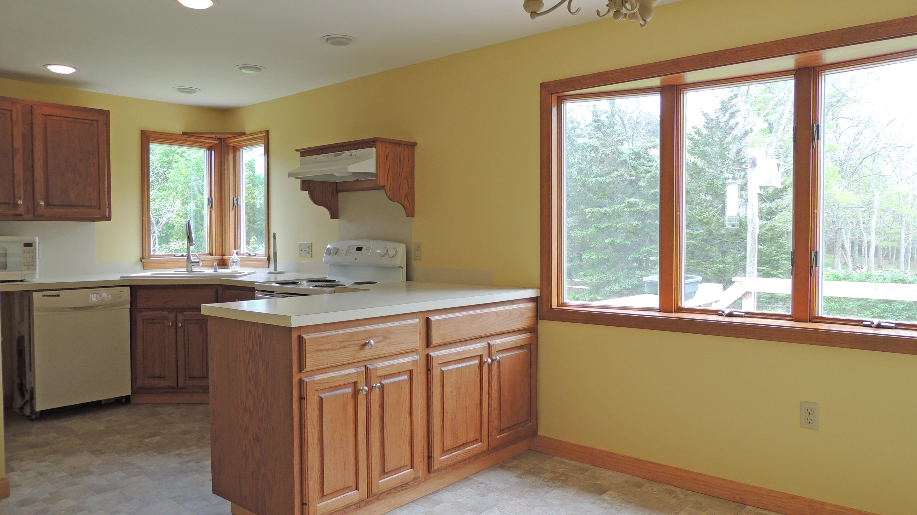 231 Pleasant Bay Road Harwich, MA 02645 - Photo 3 of 20 MAIN KITCHEN