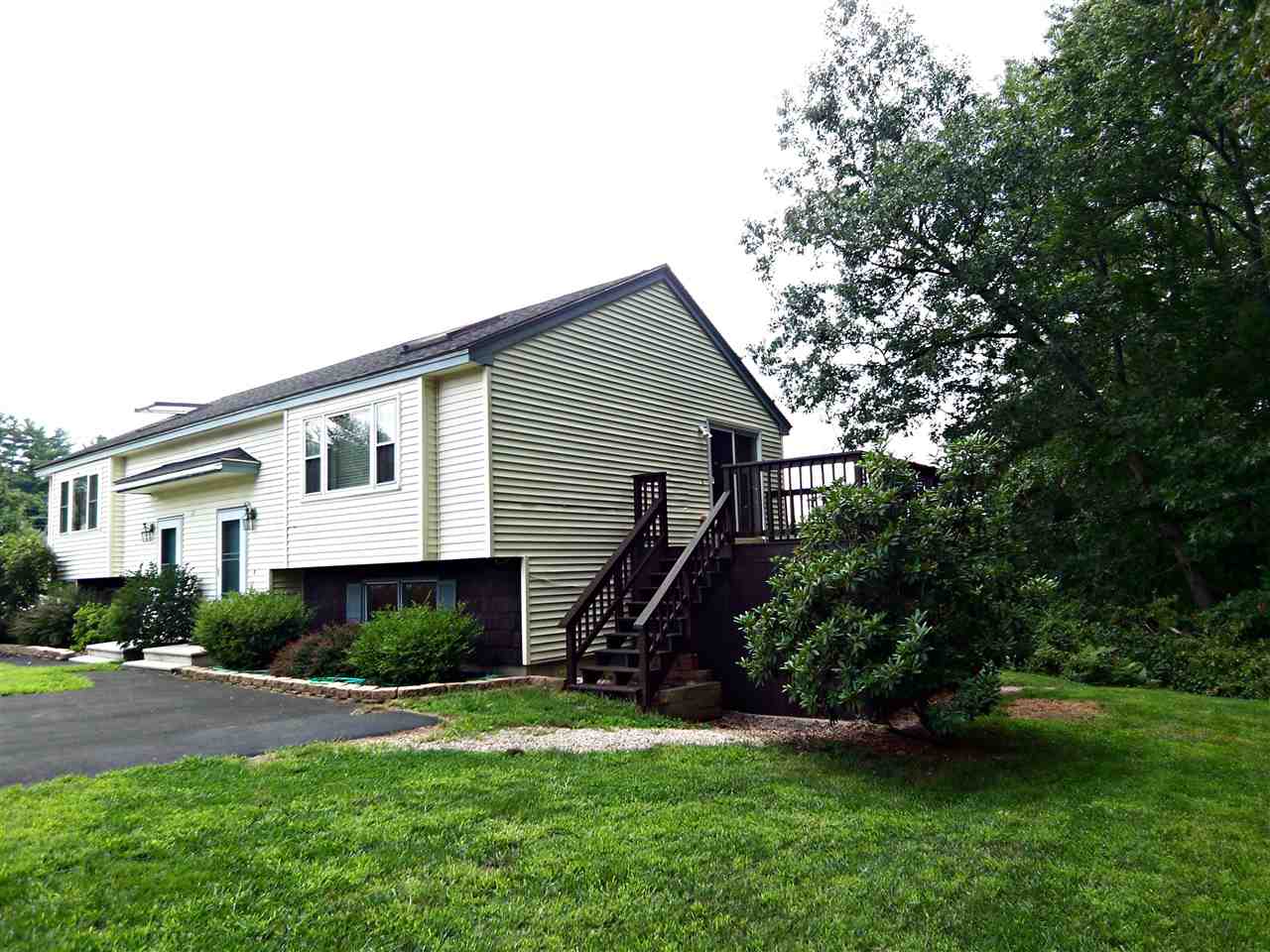 12 R Lancelot Drive, Unit R Derry, NH 03038 - Photo 3 of 19
