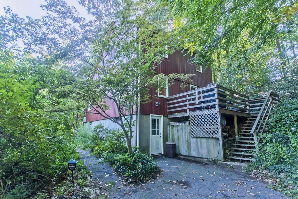 15 Old Farm Road Belchertown, MA 01007 - Photo 1 of 37 Gallery Image 1