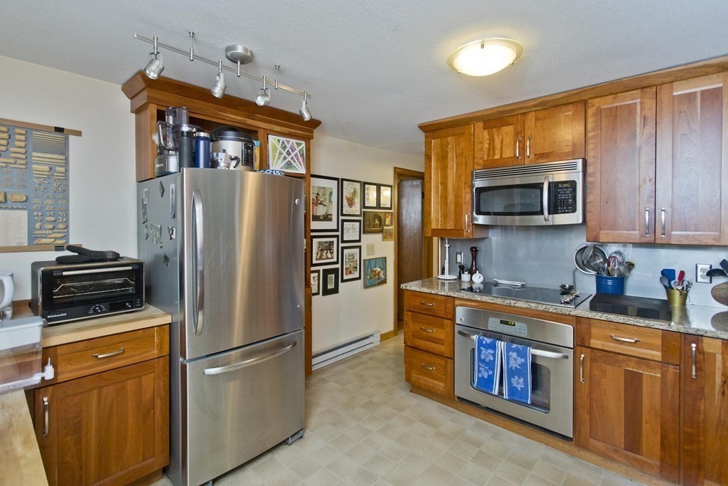 15 Old Farm Road Belchertown, MA 01007 - Photo 7 of 37 Gallery Image 7