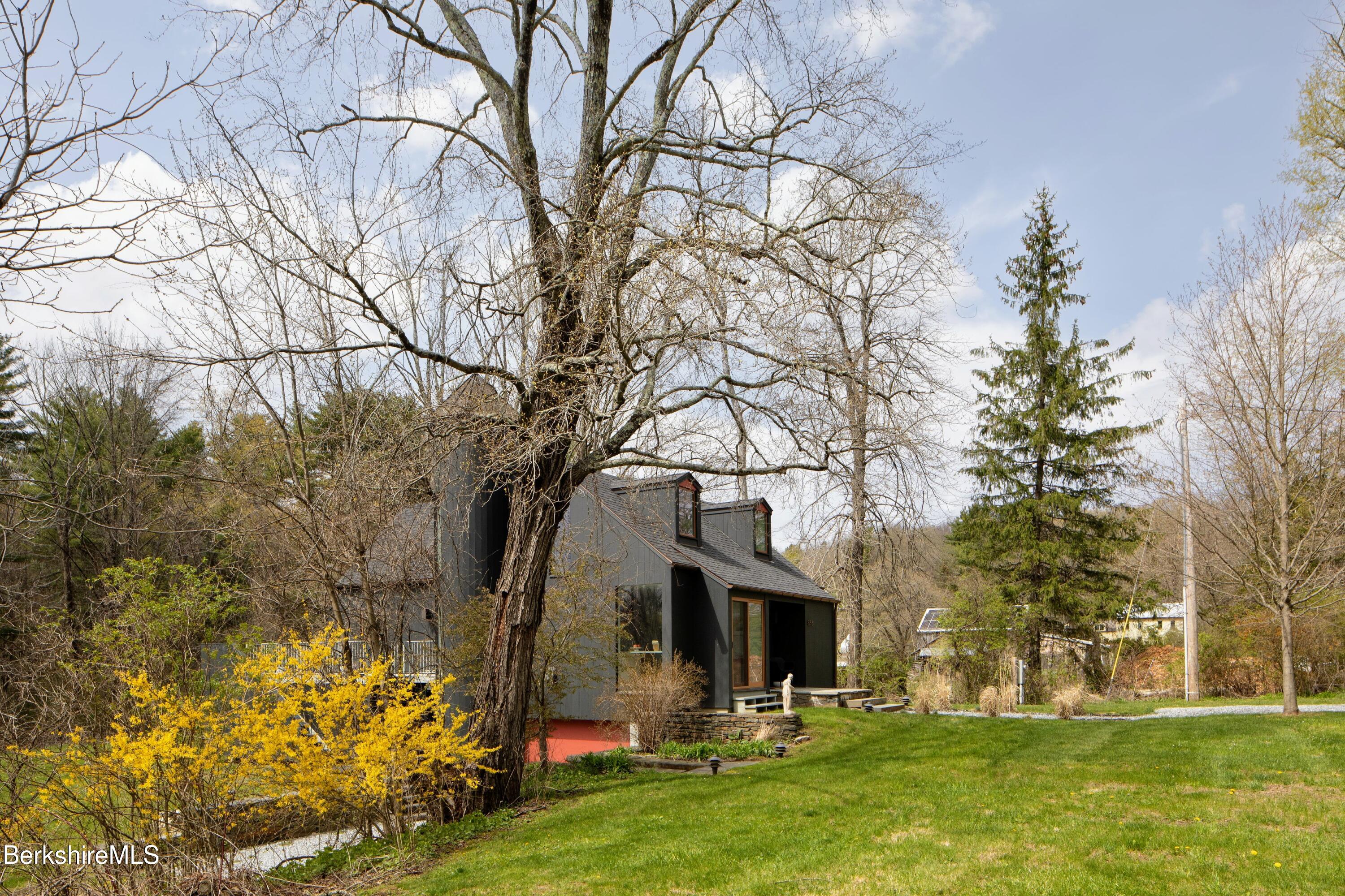 856 Barnum Street Sheffield, MA 01257 - Photo 2 of 34 Front Side View