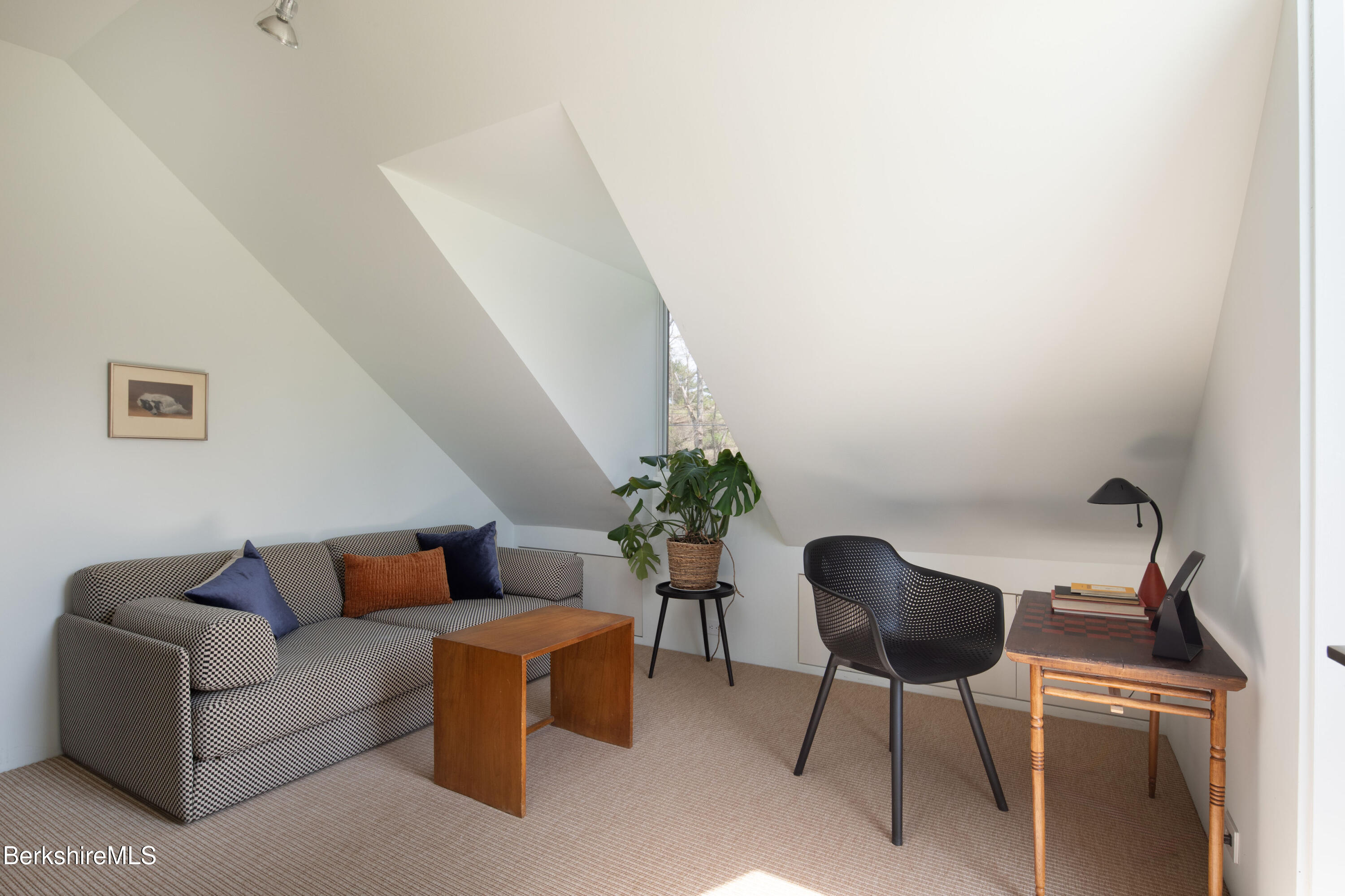 856 Barnum Street Sheffield, MA 01257 - Photo 24 of 34 Loft room
