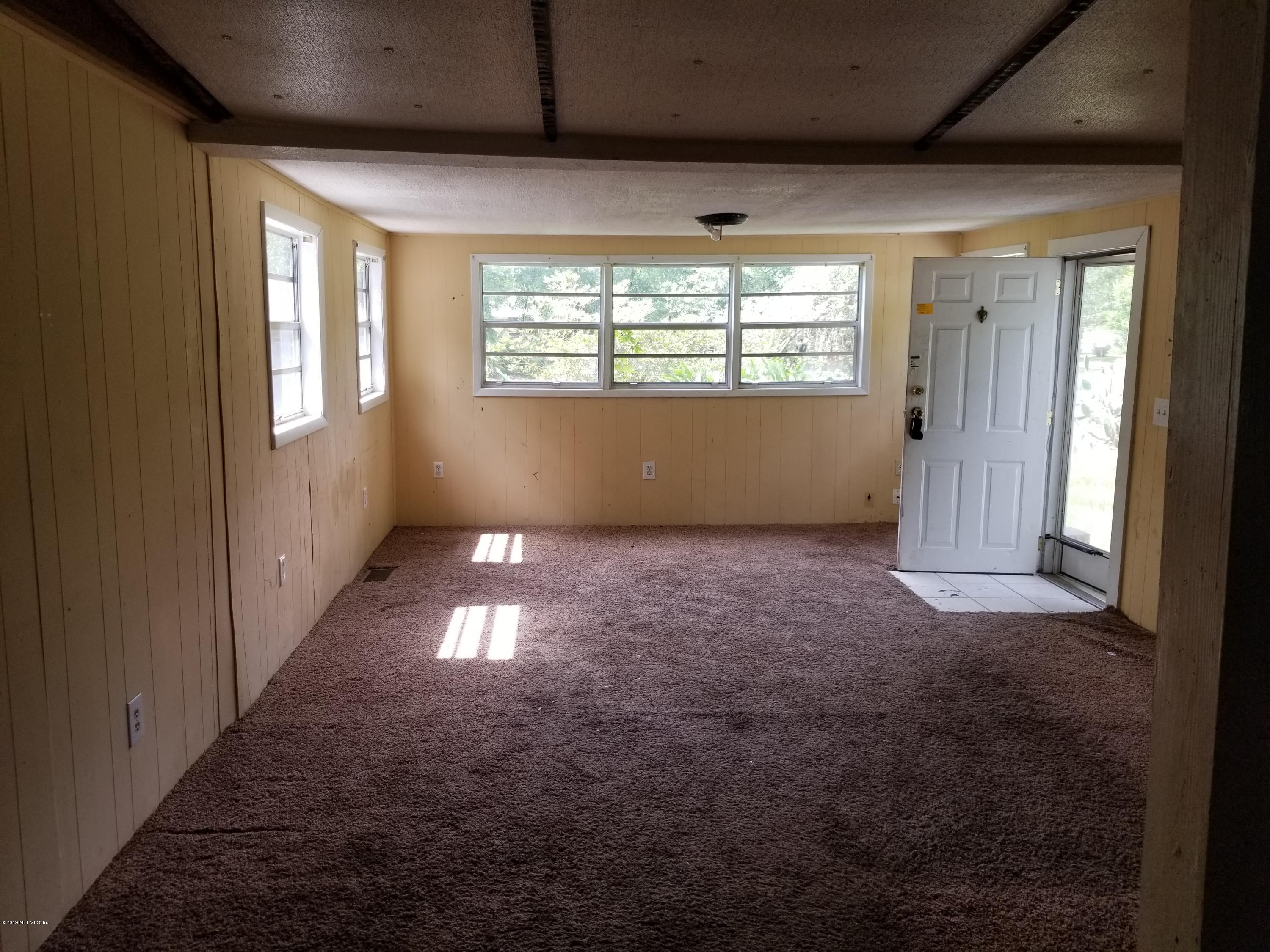 7868 Gordean Road Jacksonville, FL 32221 - Photo 3 of 9 Living room
