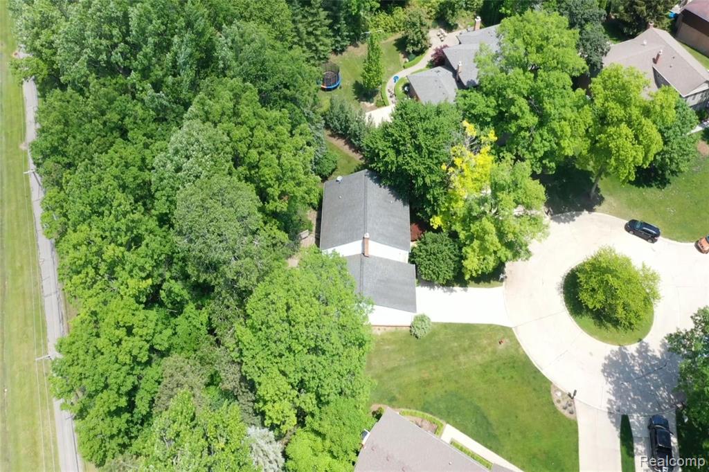 2974 Leyton Court Rochester Hills, MI 48306 - Photo 3 of 36