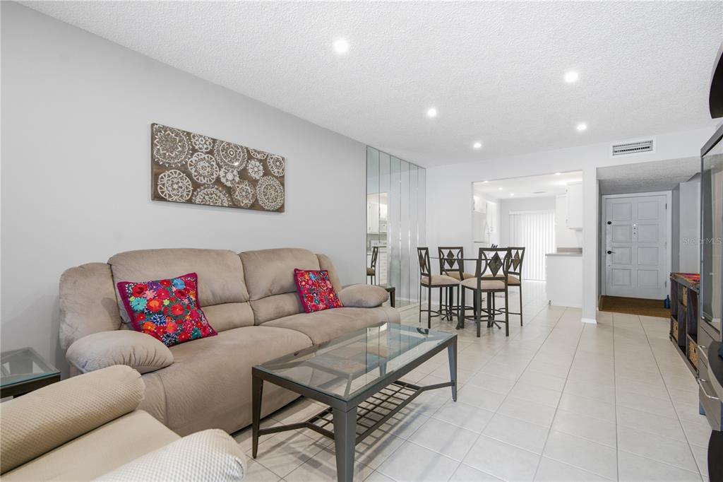 2052 Sunset Point Road, Unit 45 Clearwater, FL 33765 - Photo 2 of 29