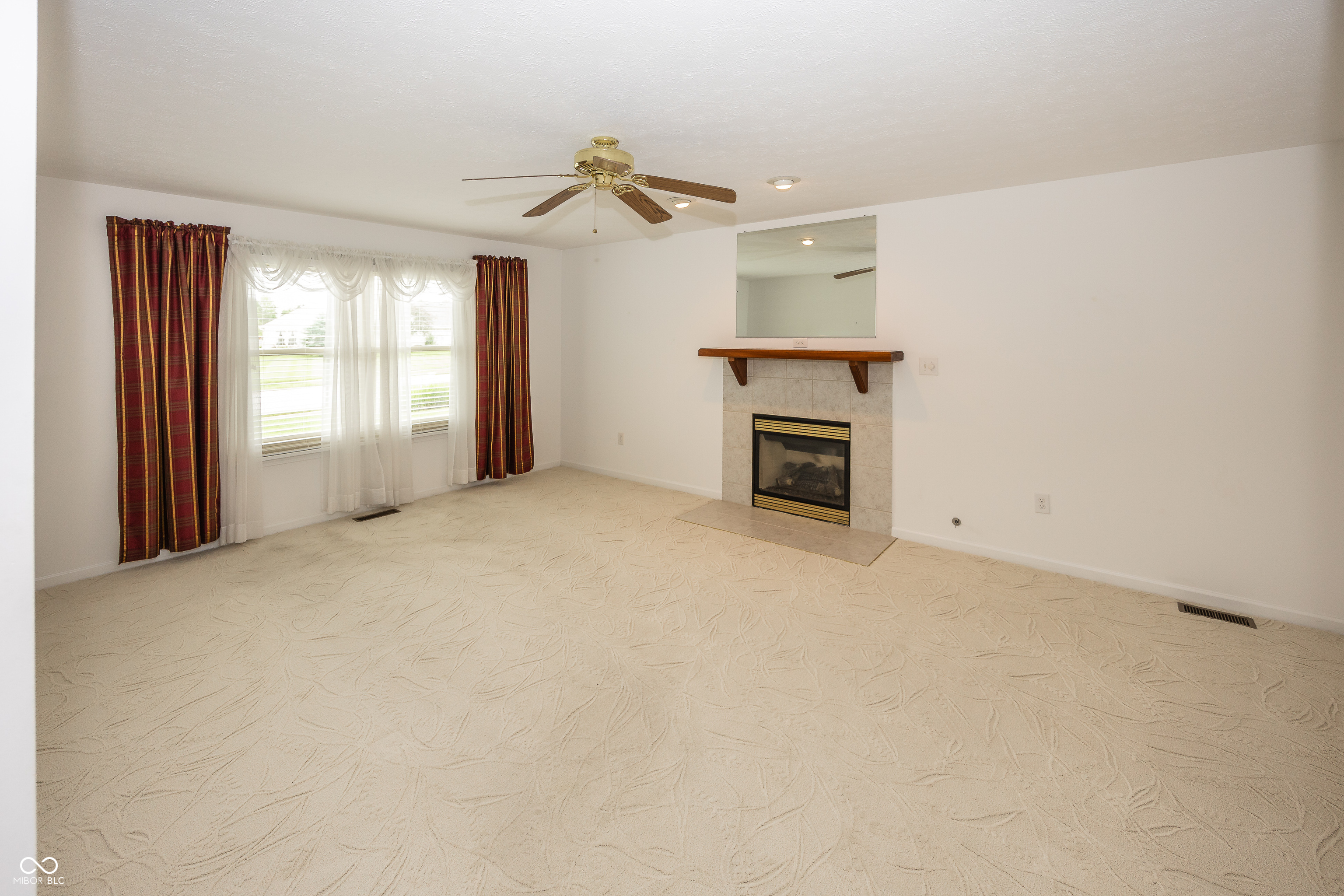 1641 Grindstone Way Greenfield, IN 46140 - Photo 4 of 28