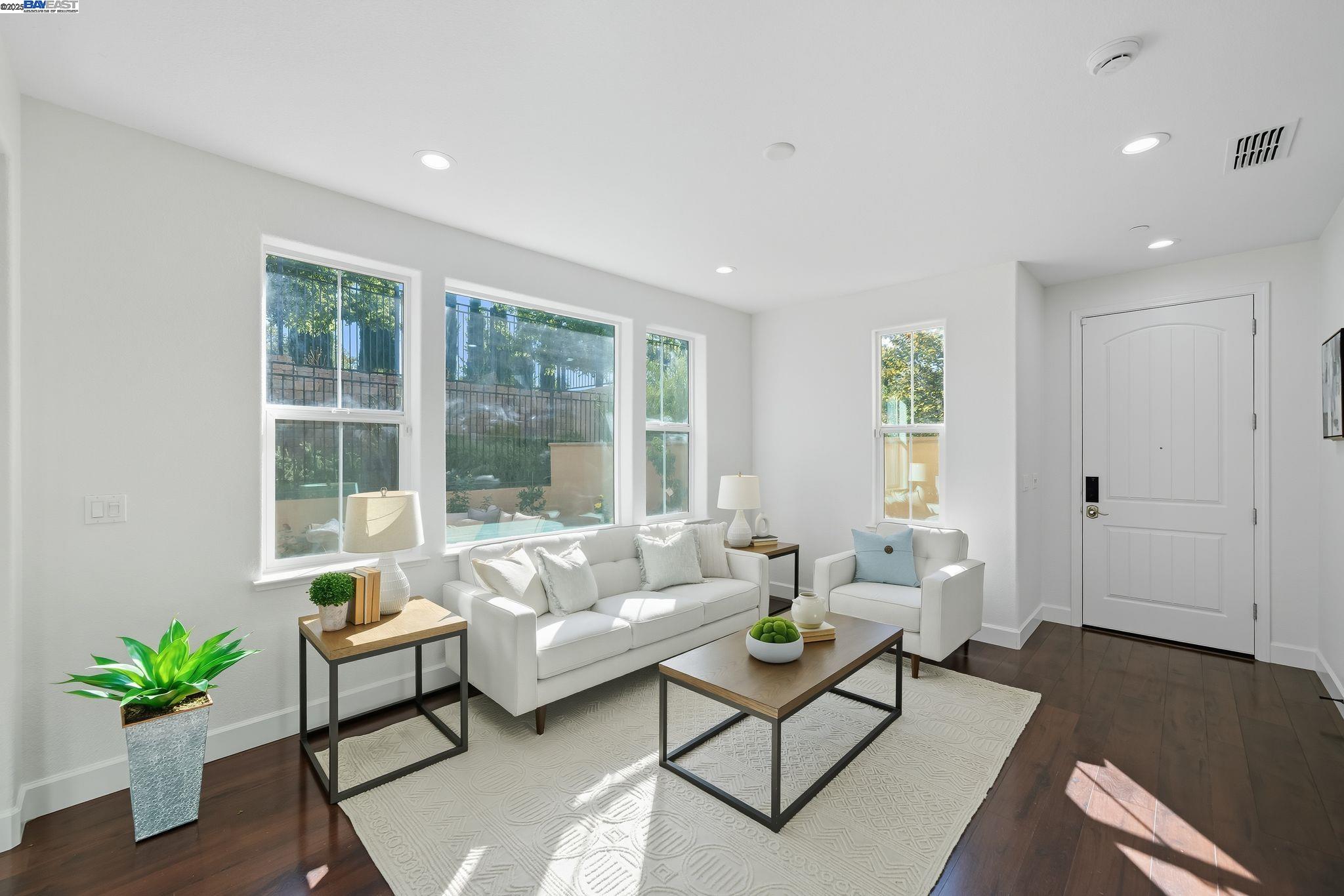 3005 Vittoria Loop Dublin, CA 94568 - Photo 4 of 37