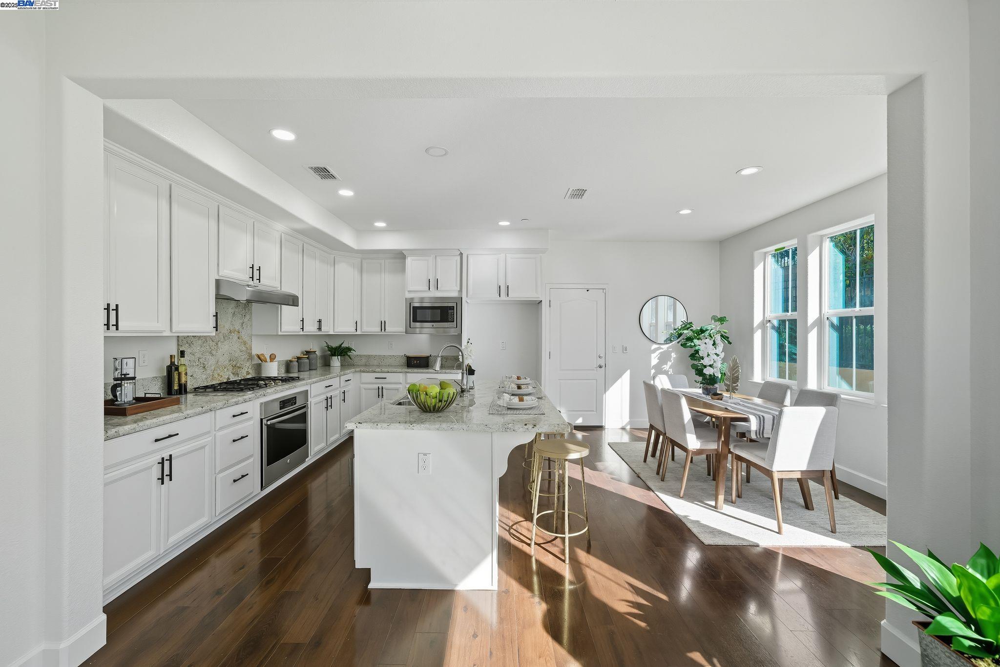 3005 Vittoria Loop Dublin, CA 94568 - Photo 8 of 37