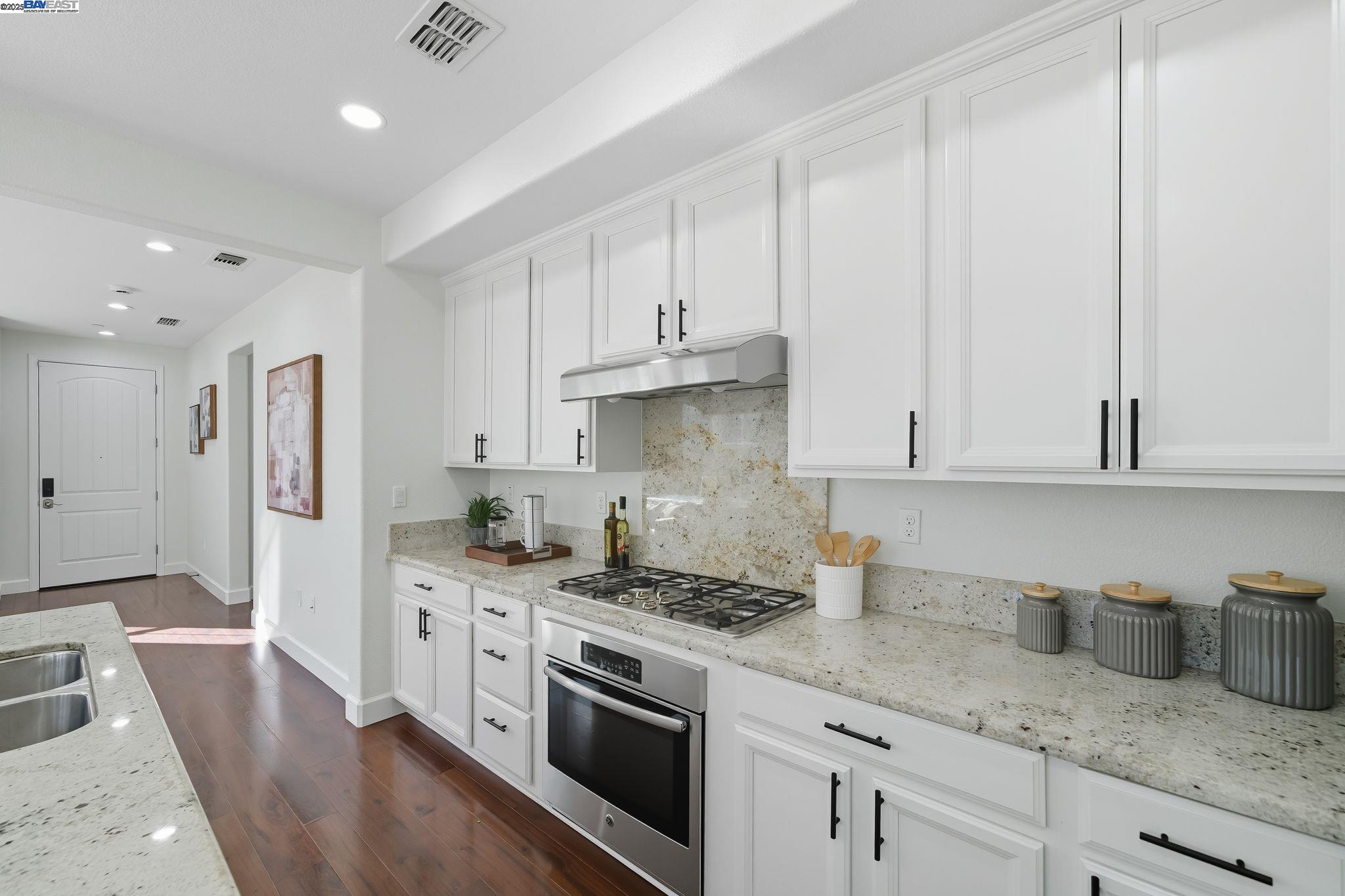 3005 Vittoria Loop Dublin, CA 94568 - Photo 10 of 37