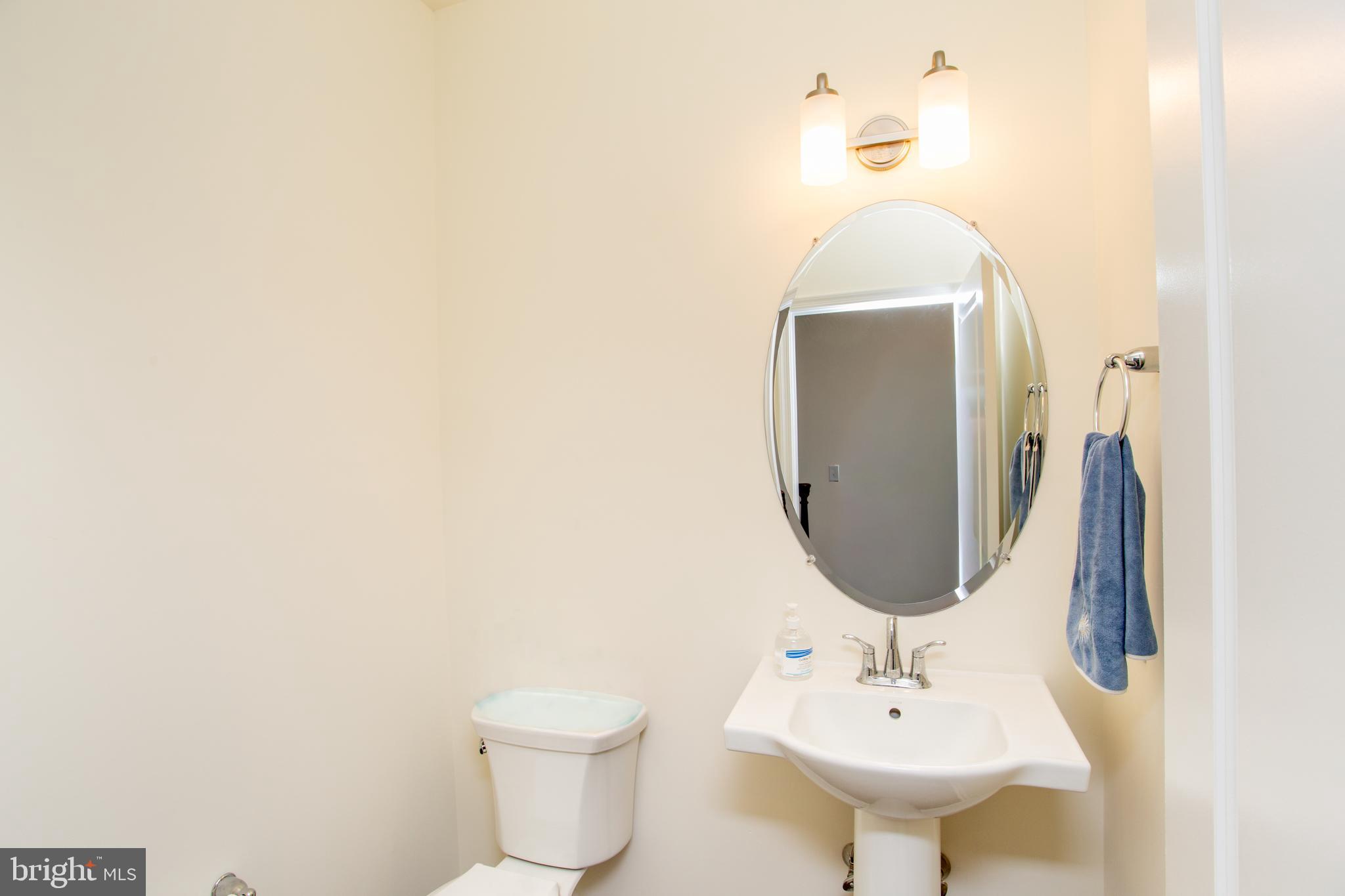 44 Parry Way Warminster, PA 18974 - Photo 8 of 36 Half Bath