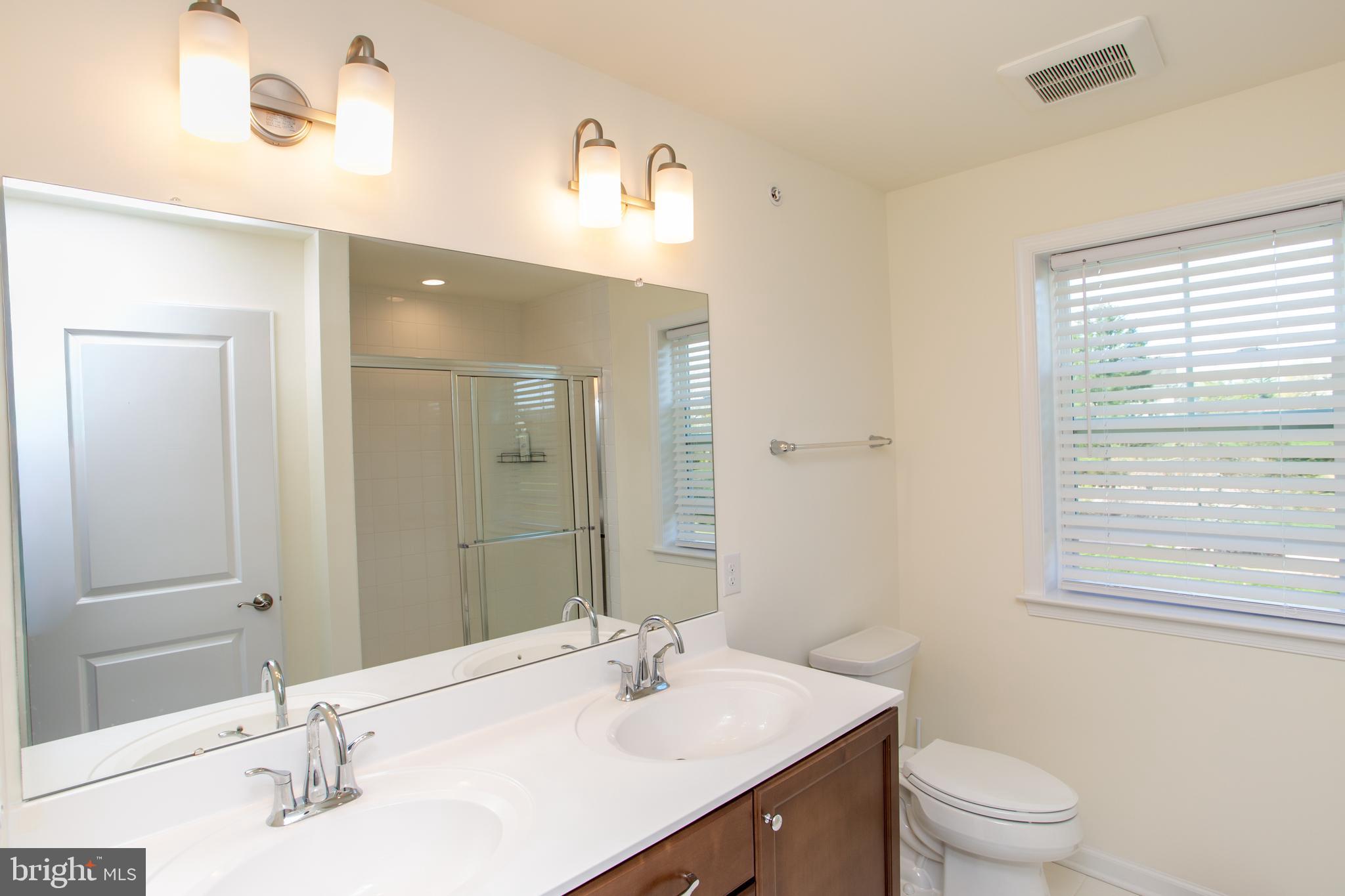 44 Parry Way Warminster, PA 18974 - Photo 12 of 36 Primary Bath