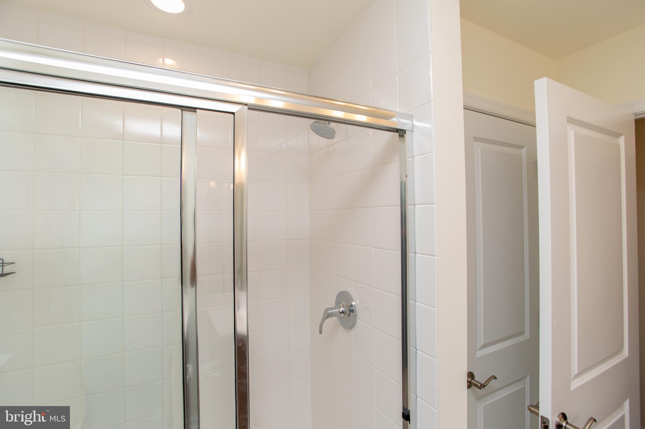 44 Parry Way Warminster, PA 18974 - Photo 13 of 36 Primary Bath