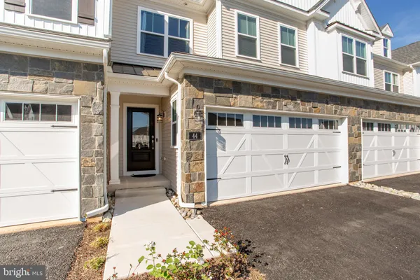 $734,900 | 44 Parry Way, Warminster, PA 18974