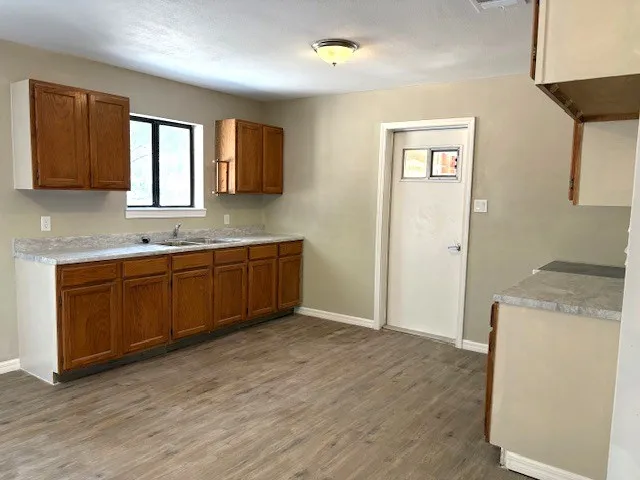 $1,800 | 1504 5th Street, Kerrville, TX 78028