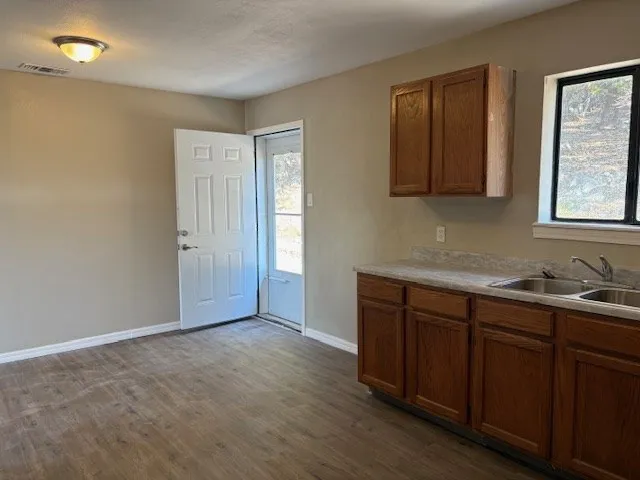 $1,800 | 1504 5th Street, Kerrville, TX 78028