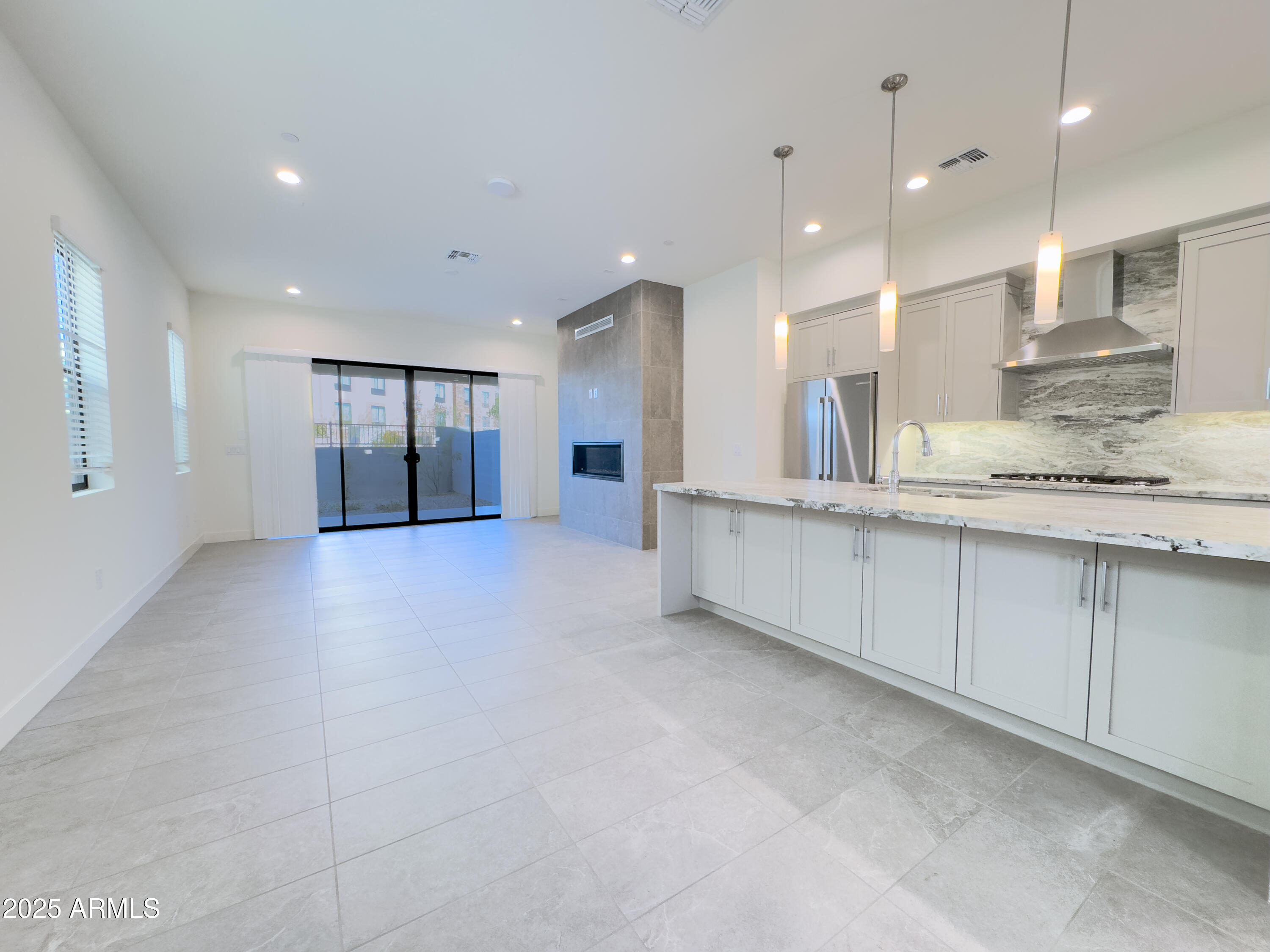 1 Easy Street, Unit 11 Carefree, AZ 85377 - Photo 3 of 40 Kitchen & Living Room