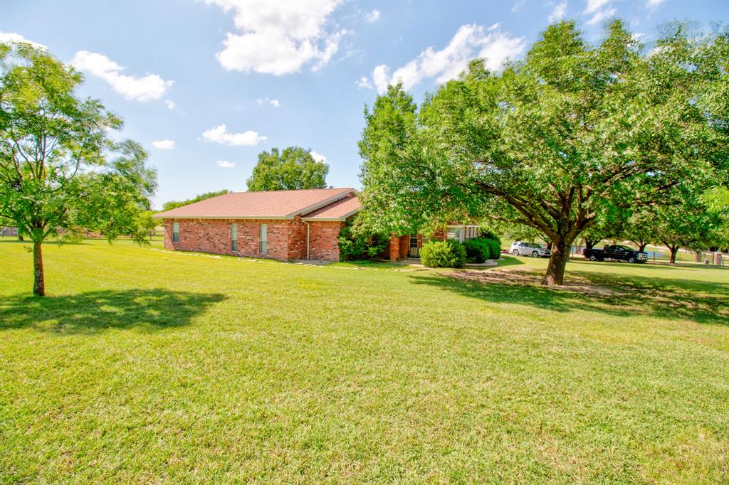 21921 Quail Run Road Sanger, TX 76266 - Photo 9 of 37