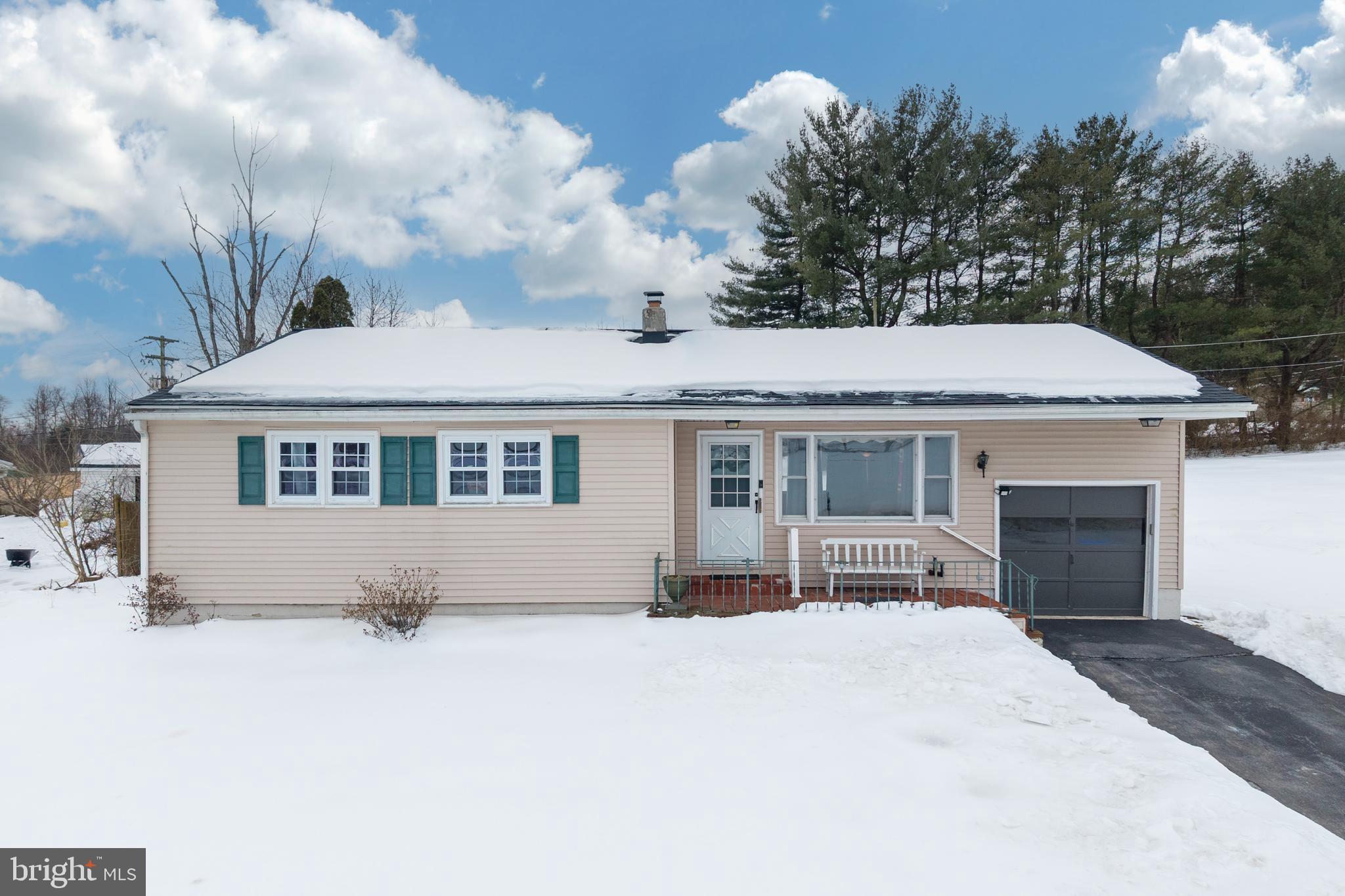 129 Old State Road Reading, PA 19606 - Photo 2 of 42