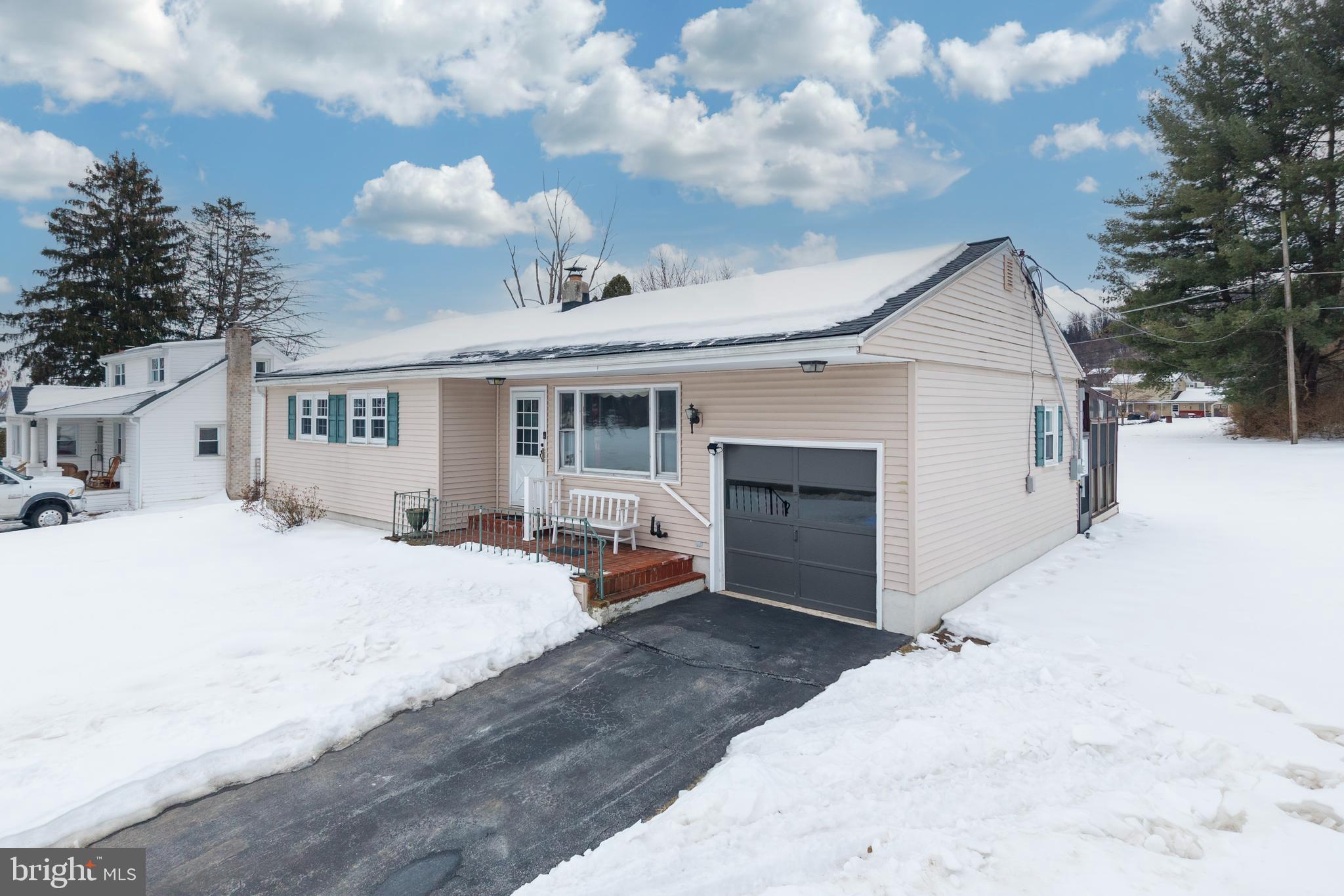 129 Old State Road Reading, PA 19606 - Photo 3 of 42