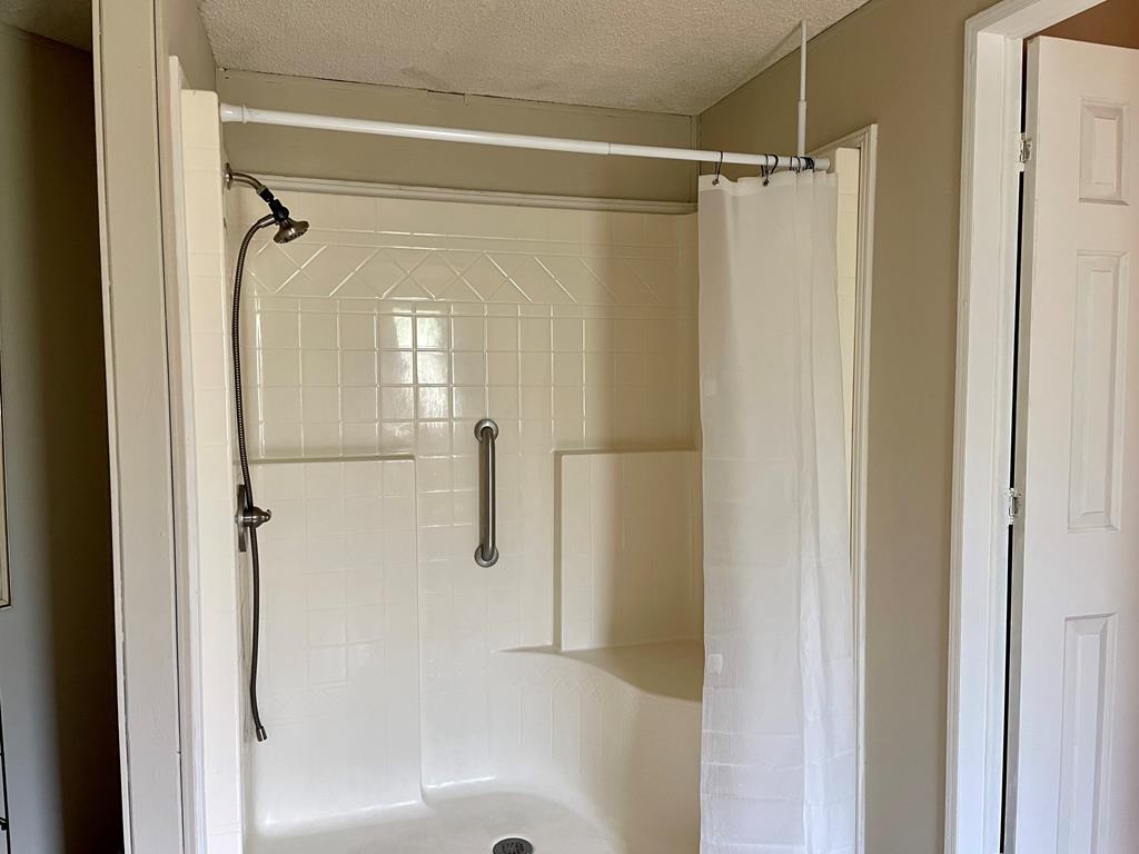 422 Calhoun Road East Greenwood, SC 29646 - Photo 10 of 34 Gallery Image 10